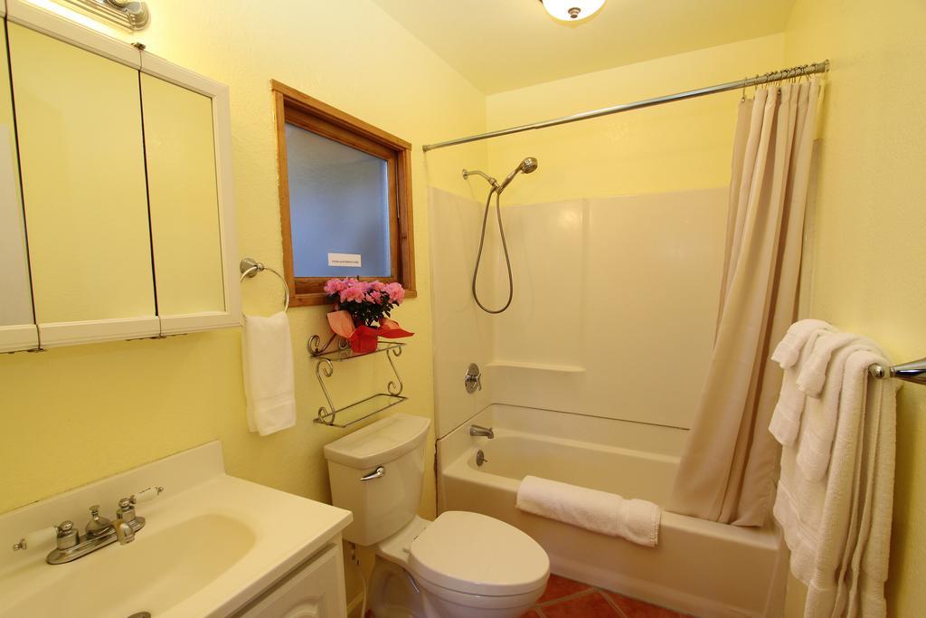 The Woods Hotel - Gay Lgbtq Cabins Guerneville Δωμάτιο φωτογραφία