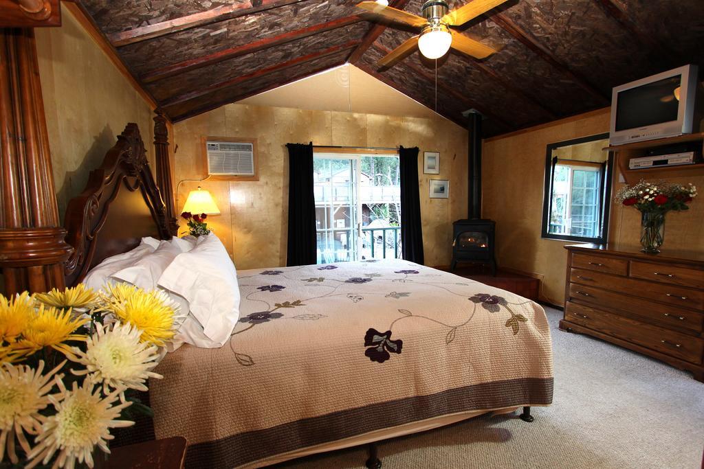 The Woods Hotel - Gay Lgbtq Cabins Guerneville Εξωτερικό φωτογραφία