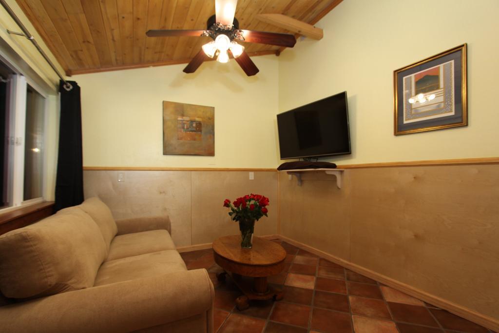 The Woods Hotel - Gay Lgbtq Cabins Guerneville Εξωτερικό φωτογραφία