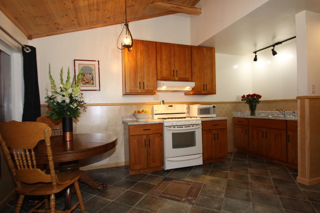 The Woods Hotel - Gay Lgbtq Cabins Guerneville Εξωτερικό φωτογραφία