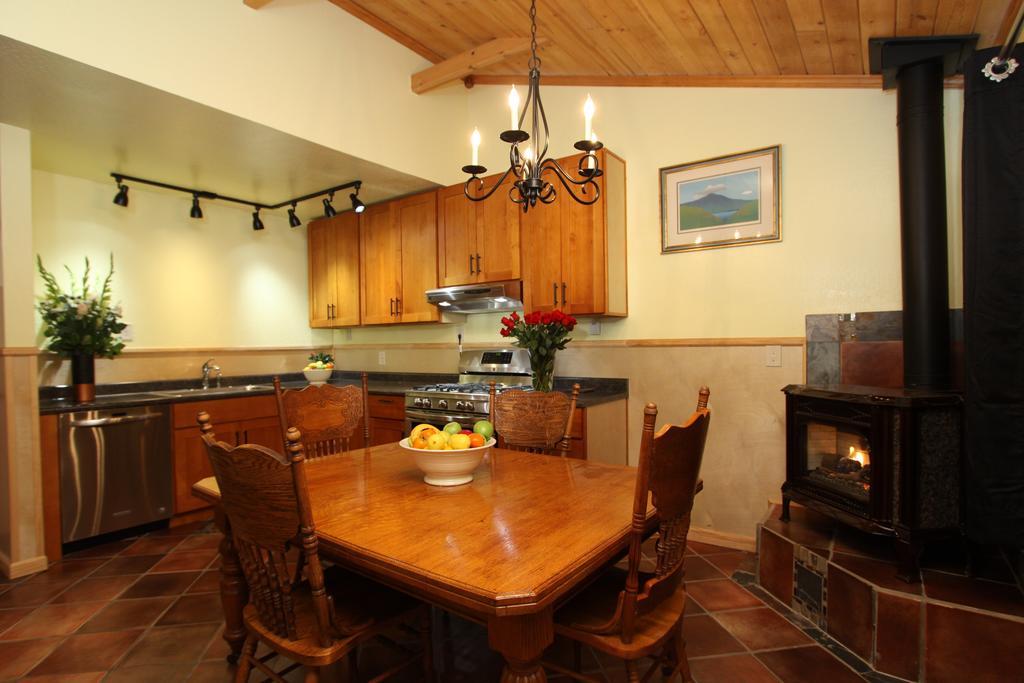 The Woods Hotel - Gay Lgbtq Cabins Guerneville Εξωτερικό φωτογραφία